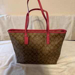 Coach tote-like new condition